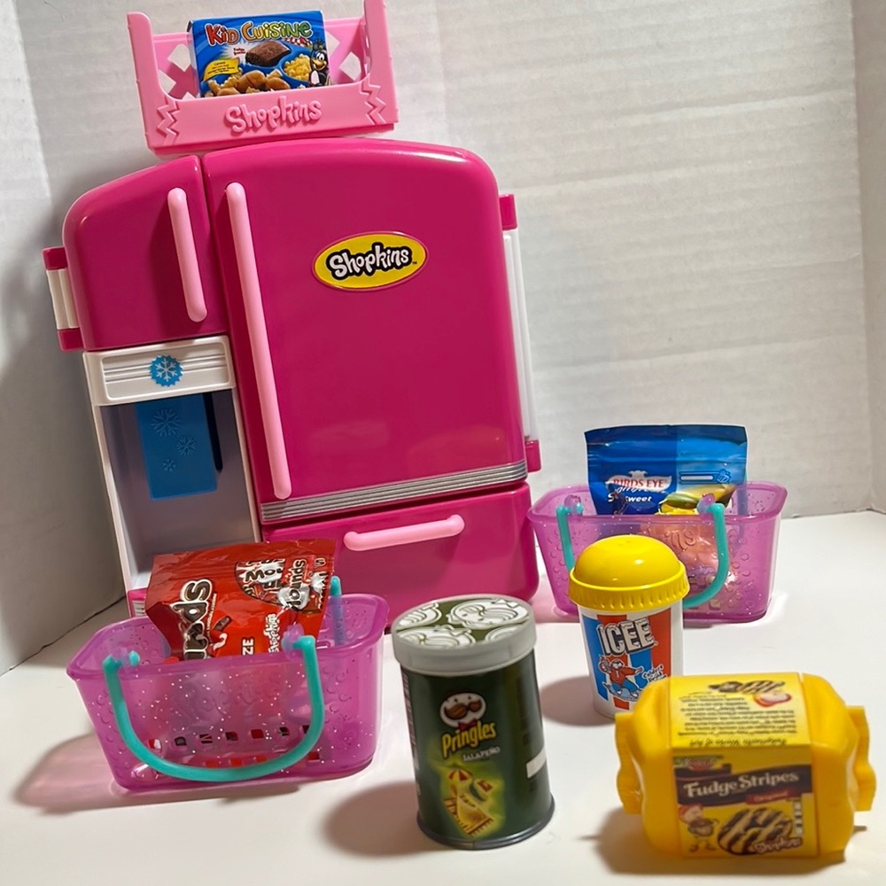 Shopkins Furniture.  Real Lil’s. Refrigerator.  Crate.  Shopping Baskets